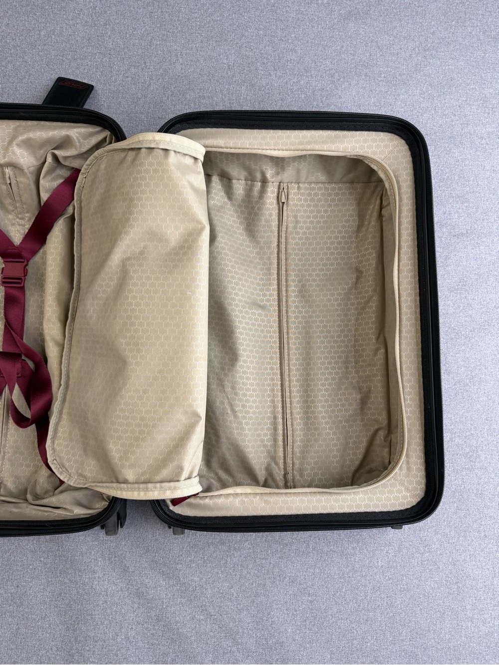 Tumi Vapor Extended Carry On Trip Packing Case Hard Shell Luggage - Picture 13 of 15